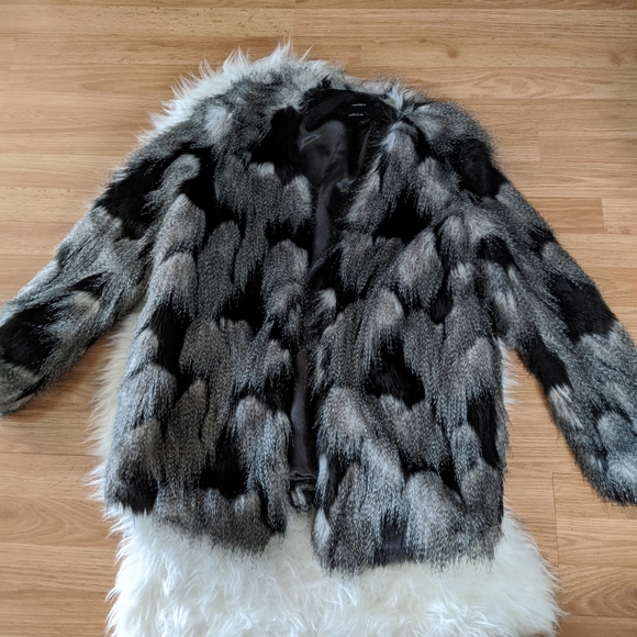 Forever21 Faux Fur Grey Black Coat - Picture 1 of 6
